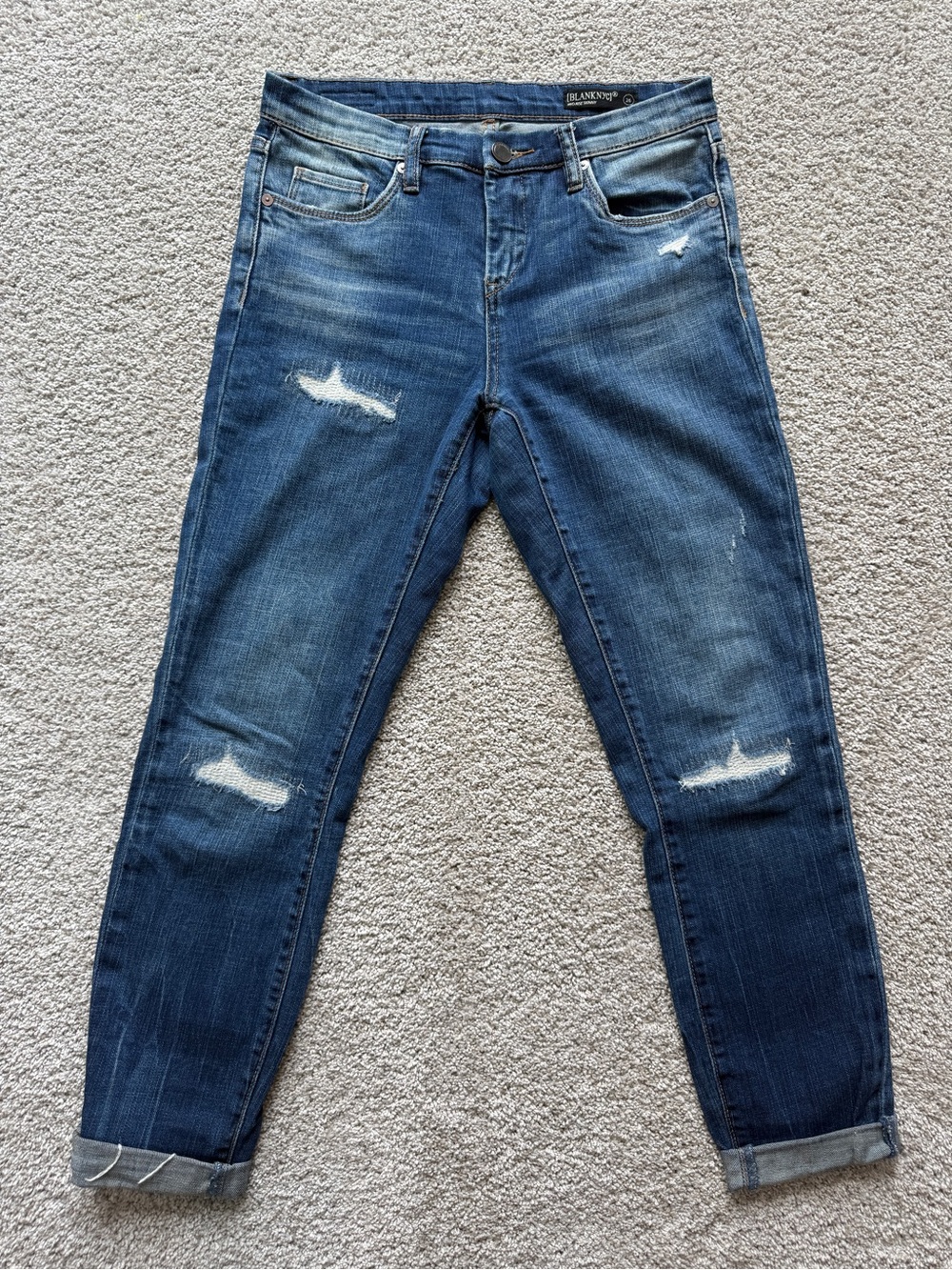BlankNYC jeans size 26. These are so cute with reinforced “distressing”.